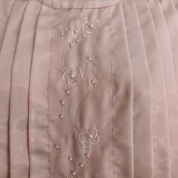 Gorgeous Worthington blouse. - Picture 2 of 5